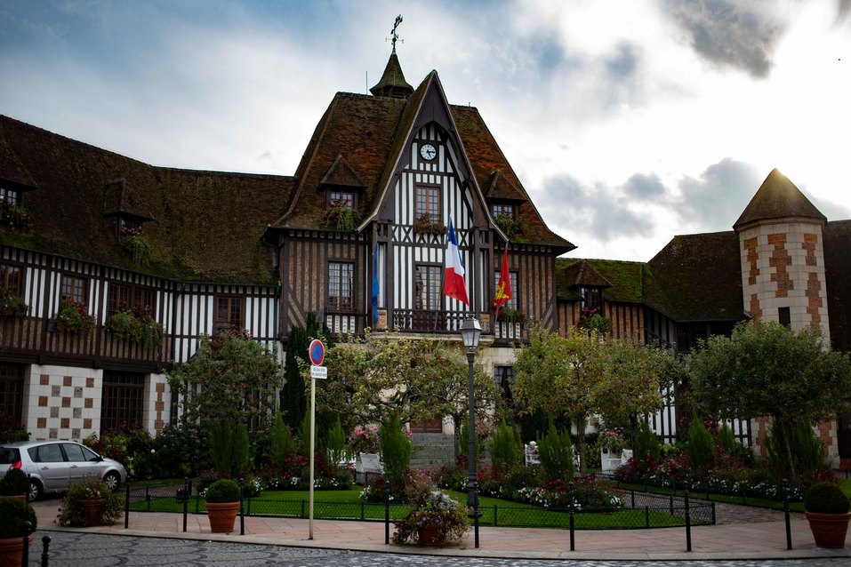 Устрицы, шампанское и Шкода:как журналист DK.RU тестил обновленный Skoda Superb во Франции 30 Устрицы, шампанское и Шкода:как журналист DK.RU тестил обновленный Skoda Superb во Франции 30