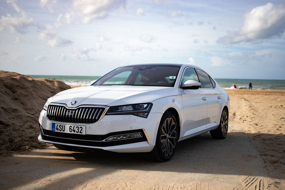 Устрицы, шампанское и Шкода:как журналист DK.RU тестил обновленный Skoda Superb во Франции 6 Устрицы, шампанское и Шкода:как журналист DK.RU тестил обновленный Skoda Superb во Франции 6