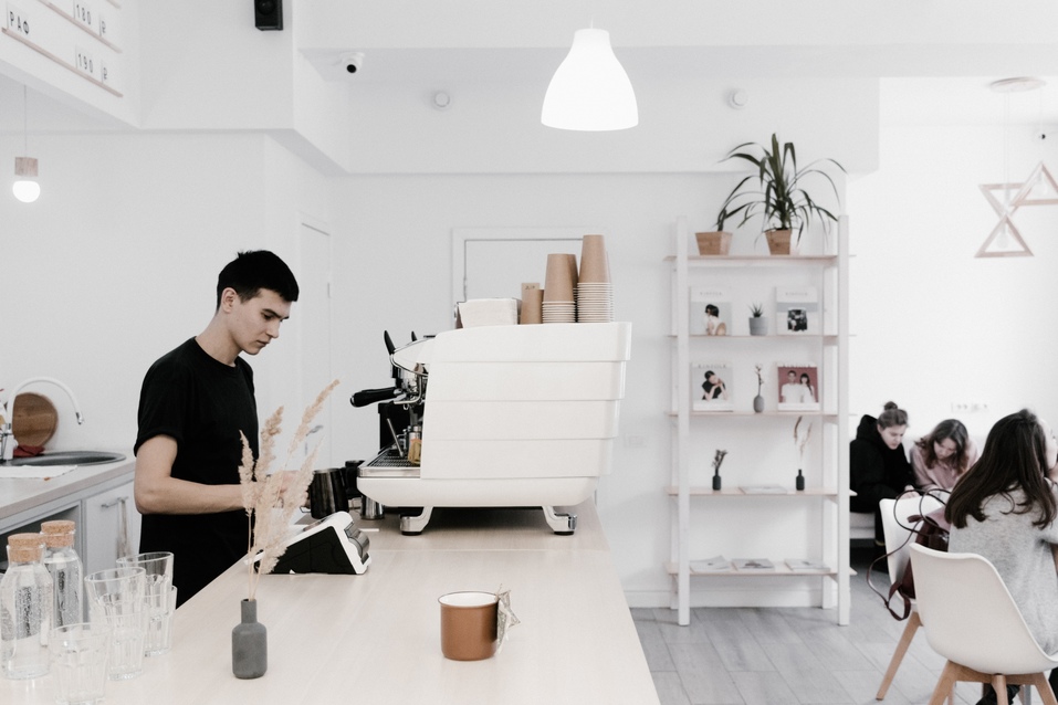 «Зря все едут в столицу»: в Челябинске заработала кофейня для фрилансеров и инстаграмщиц 1 «Зря все едут в столицу»: в Челябинске заработала кофейня для фрилансеров и инстаграмщиц 1