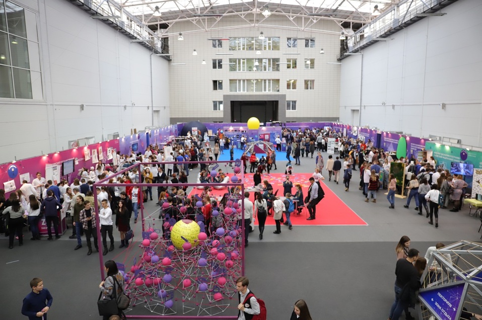 «Время новых первооткрывателей»: в Красноярске прошёл юбилейный фестиваль Nauka 0+ 1 «Время новых первооткрывателей»: в Красноярске прошёл юбилейный фестиваль Nauka 0+ 1