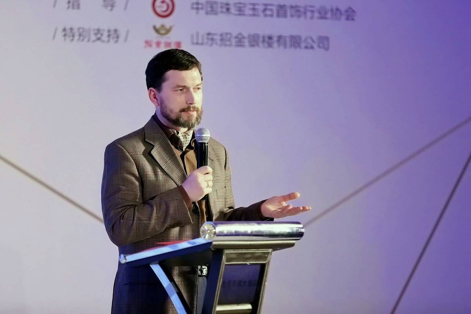 Среди людей среднего класса становится востребованным «личный» ювелир 2 Среди людей среднего класса становится востребованным «личный» ювелир 2