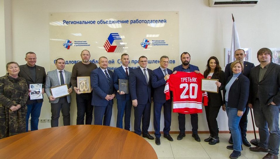 Антиквариат, стол губернатора, перчатки Тайсона. Все лоты «Екатерининской ассамблеи-2019» 5 Антиквариат, стол губернатора, перчатки Тайсона. Все лоты «Екатерининской ассамблеи-2019» 5