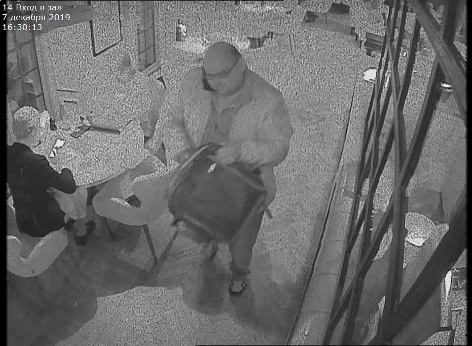 Новый метод конкурентов? Нижегородский ресторан утверждает, что им в зал подкинули крысу 1 Новый метод конкурентов? Нижегородский ресторан утверждает, что им в зал подкинули крысу 1