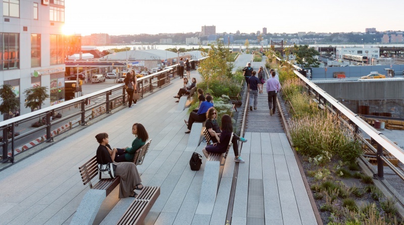 Пример включения ж/д путей в городской паркт. Фото: trends.skolkovo.ru Пример включения ж/д путей в городской паркт. Фото: trends.skolkovo.ru