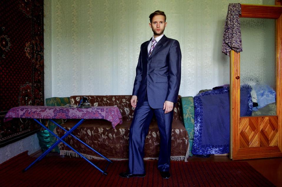 «Неминуемый пацанский успех». Фотограф изобразил советы бизнес-коучей в российских реалиях 1 «Неминуемый пацанский успех». Фотограф изобразил советы бизнес-коучей в российских реалиях 1