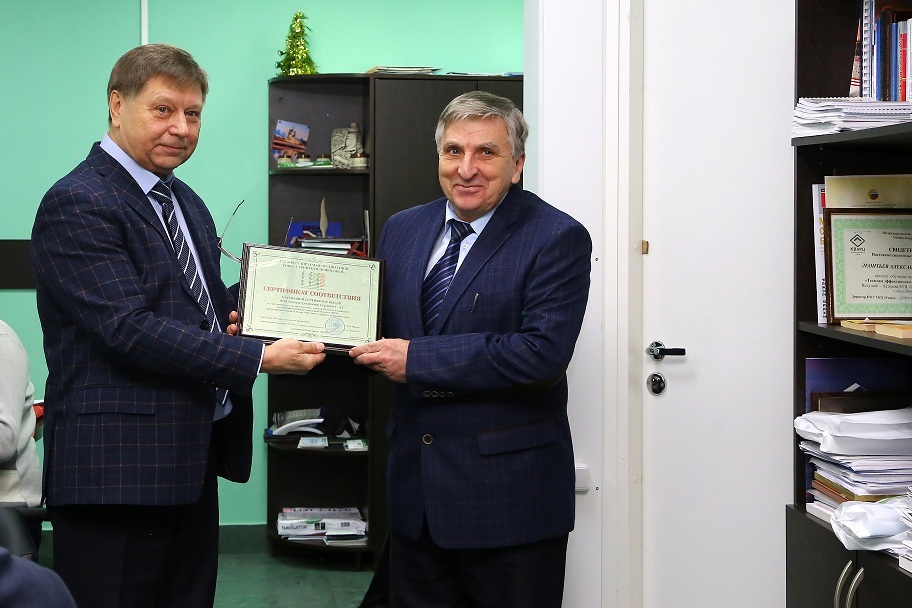 «Власть приходит и уходит, а дома остаются». В Нижнем Новгороде наградили застройщиков 3 «Власть приходит и уходит, а дома остаются». В Нижнем Новгороде наградили застройщиков 3