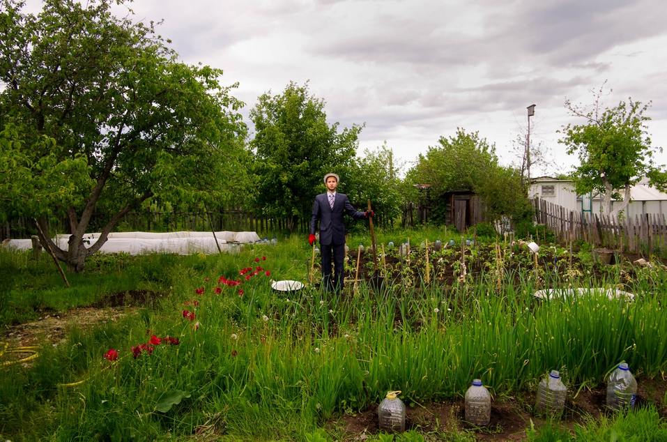 «Неминуемый пацанский успех». Фотограф изобразил советы бизнес-коучей в российских реалиях 3 «Неминуемый пацанский успех». Фотограф изобразил советы бизнес-коучей в российских реалиях 3