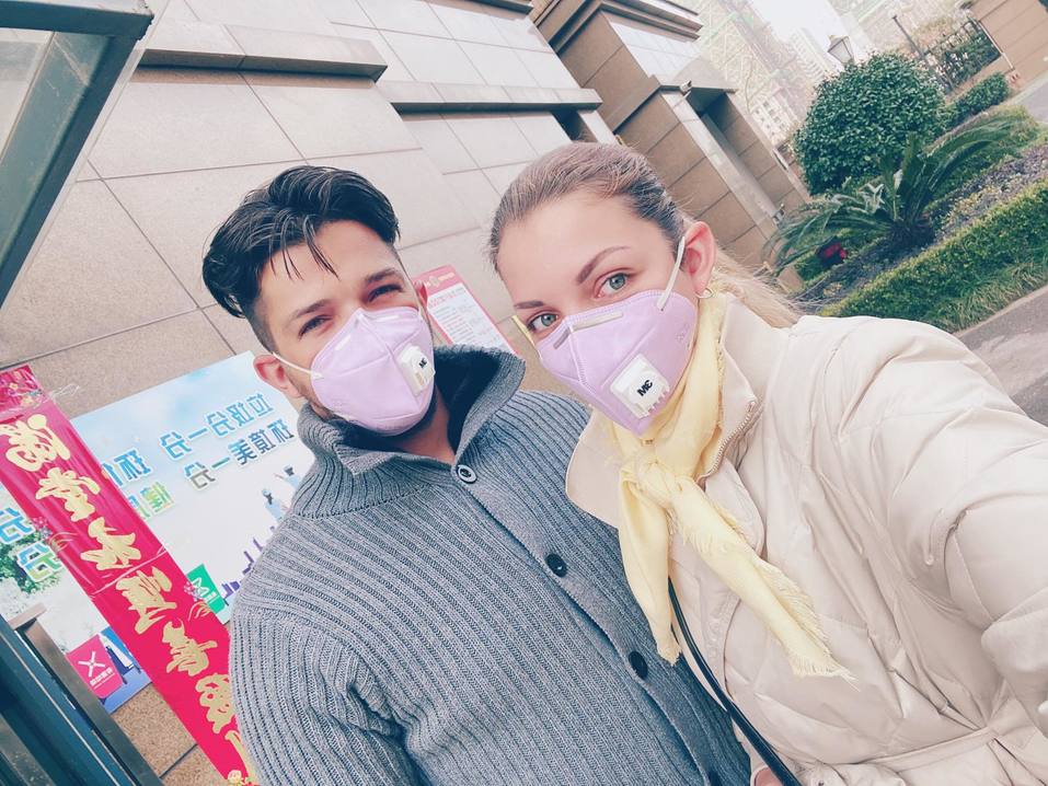 «Всем прохожим меряют температуру». Как живет Китай в режиме карантина из-за коронавируса 12 «Всем прохожим меряют температуру». Как живет Китай в режиме карантина из-за коронавируса 12