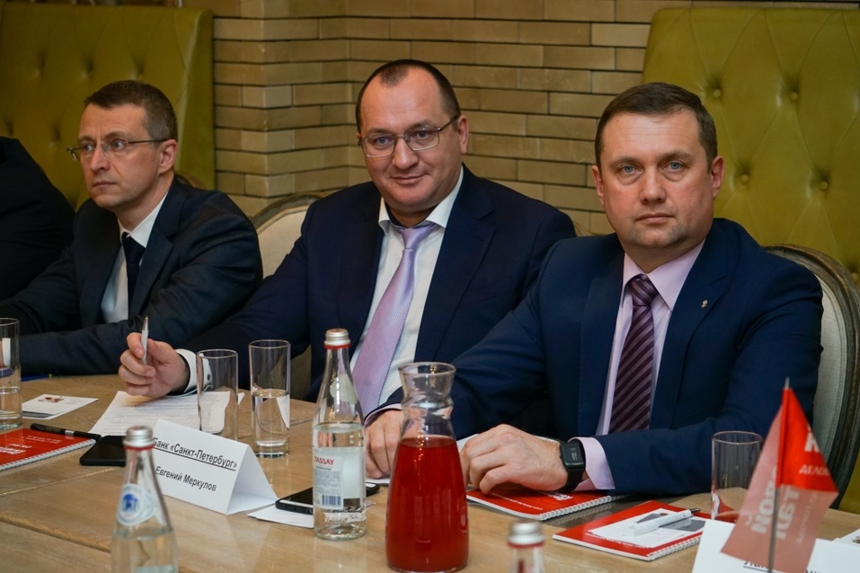 Вытеснит ли цифровизация банковские офисы? Новосибирские банкиры поговорили о переменах 15 Вытеснит ли цифровизация банковские офисы? Новосибирские банкиры поговорили о переменах 15