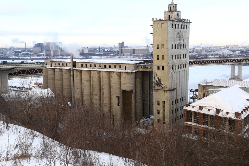 В Нижнем Новгороде начался демонтаж элеватора возле метромоста. Фото 2 В Нижнем Новгороде начался демонтаж элеватора возле метромоста. Фото 2