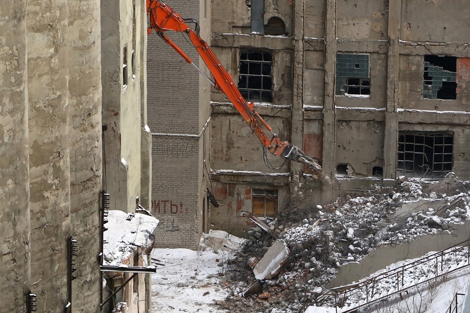 В Нижнем Новгороде начался демонтаж элеватора возле метромоста. Фото 4 В Нижнем Новгороде начался демонтаж элеватора возле метромоста. Фото 4