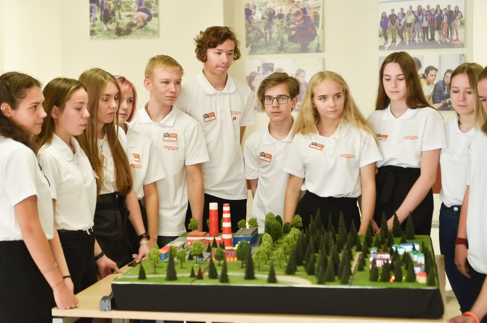 Борьба за кадры - Деловой квартал 48 Борьба за кадры - Деловой квартал 48