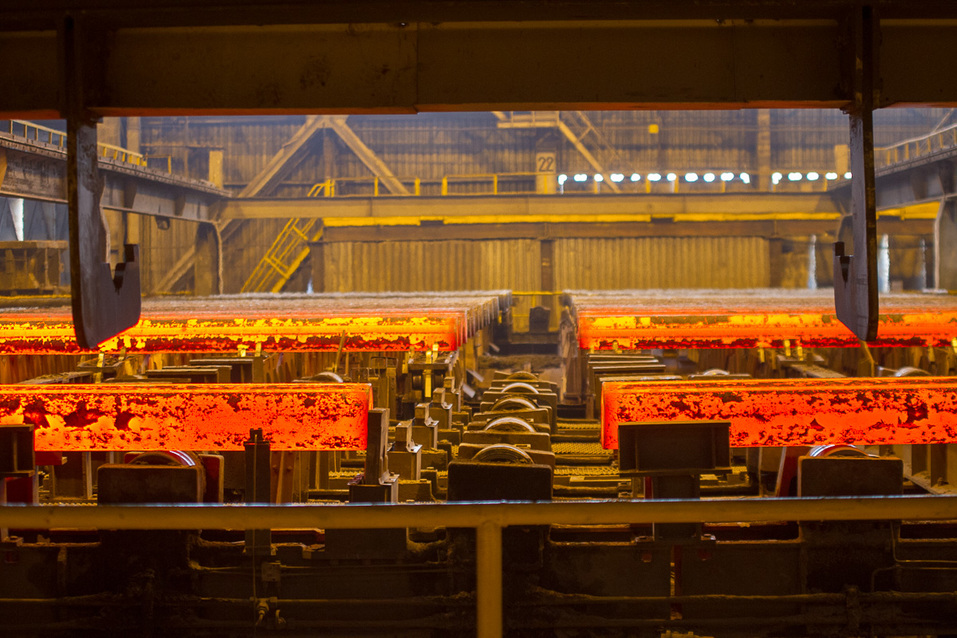 В электросталеплавильном цехе СТЗ В электросталеплавильном цехе СТЗ