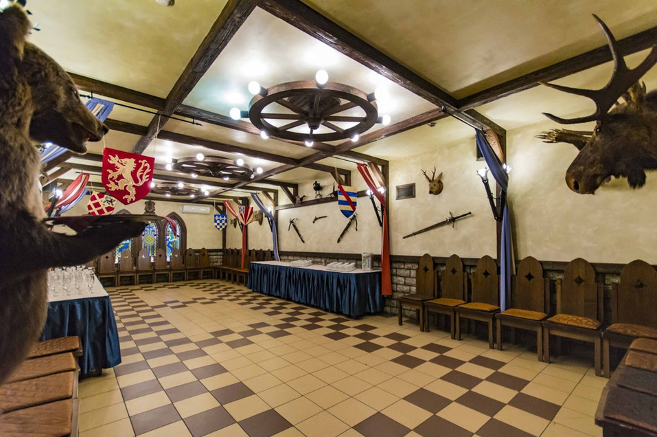 В Екатеринбурге выставили на продажу один из старейших ресторанов города 3 В Екатеринбурге выставили на продажу один из старейших ресторанов города 3