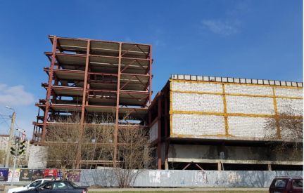 Недострой в центре Челябинска пытаются продать за 38 млн руб. 1 Недострой в центре Челябинска пытаются продать за 38 млн руб. 1