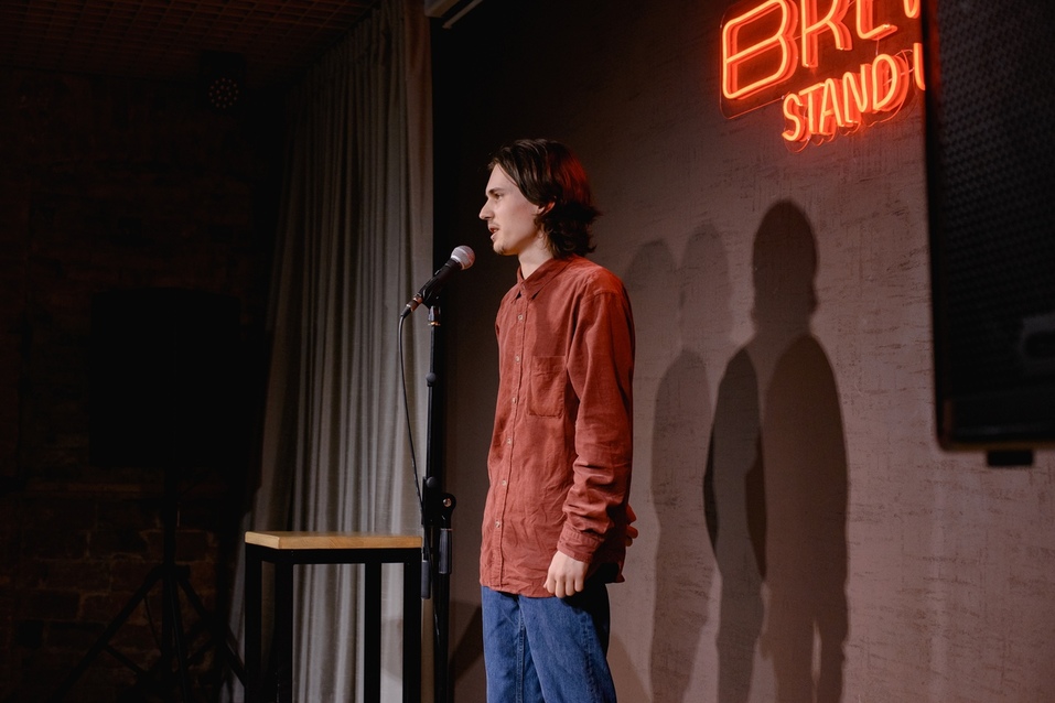 «Стендап не шутки, это боль». Как в Челябинске парень строит бизнес на смехе 5 «Стендап не шутки, это боль». Как в Челябинске парень строит бизнес на смехе 5