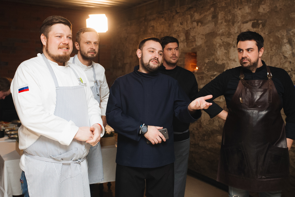 Мороженое из хариуса и йогурт из хрена. Челябинский шеф-повар воссоздает уральскую кухню 1 Мороженое из хариуса и йогурт из хрена. Челябинский шеф-повар воссоздает уральскую кухню 1