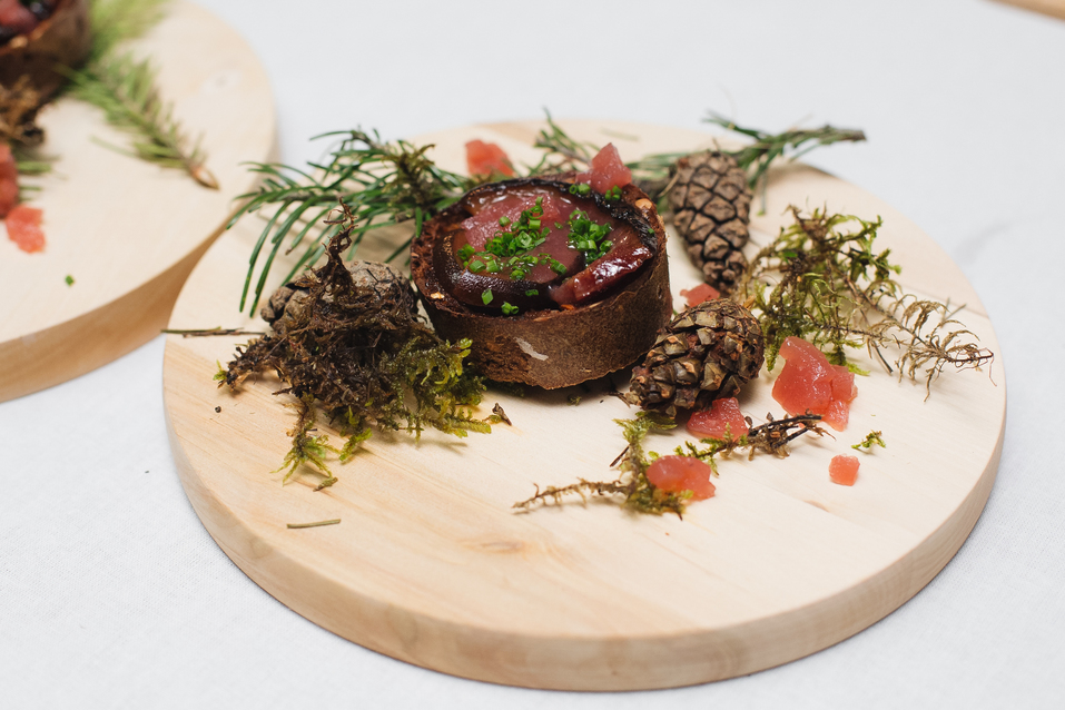 Мороженое из хариуса и йогурт из хрена. Челябинский шеф-повар воссоздает уральскую кухню 3 Мороженое из хариуса и йогурт из хрена. Челябинский шеф-повар воссоздает уральскую кухню 3