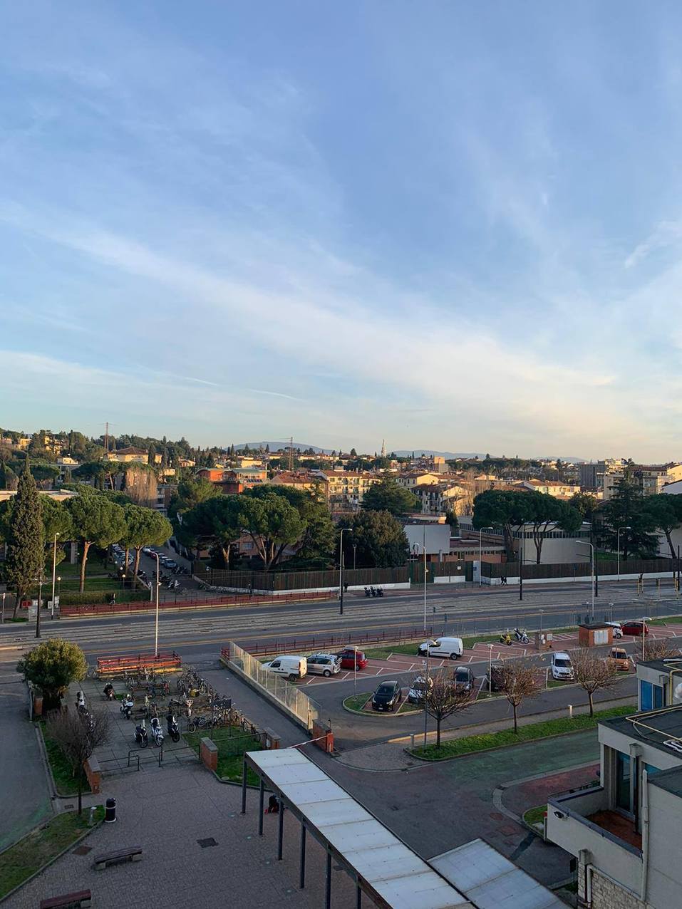 Государство даст денег: как борются с COVID в Канаде, Италии, Голландии, Киргизии, Англии 2 Государство даст денег: как борются с COVID в Канаде, Италии, Голландии, Киргизии, Англии 2