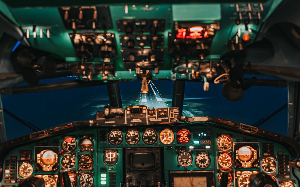 Как удивить бизнес-партнера и подарить новый уровень эмоций? Вам – за штурвал самолета! 2 Как удивить бизнес-партнера и подарить новый уровень эмоций? Вам – за штурвал самолета! 2