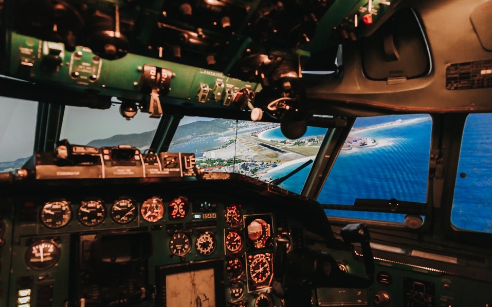 Как удивить бизнес-партнера и подарить новый уровень эмоций? Вам – за штурвал самолета! 3 Как удивить бизнес-партнера и подарить новый уровень эмоций? Вам – за штурвал самолета! 3