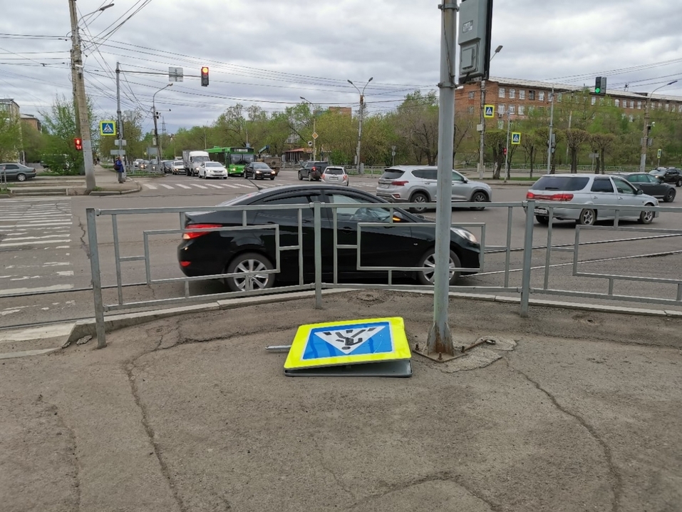 Красноярск устраняет последствия урагана
 2 Красноярск устраняет последствия урагана
 2