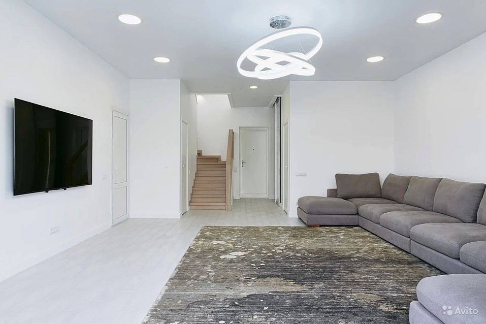 Красноярский экс-депутат Артем Бадюков готов взять таунхауз в аренду у самого себя 3 Красноярский экс-депутат Артем Бадюков готов взять таунхауз в аренду у самого себя 3