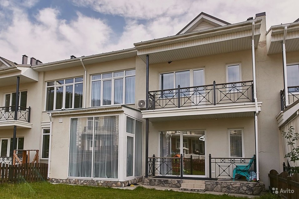 Красноярский экс-депутат Артем Бадюков готов взять таунхауз в аренду у самого себя 6 Красноярский экс-депутат Артем Бадюков готов взять таунхауз в аренду у самого себя 6