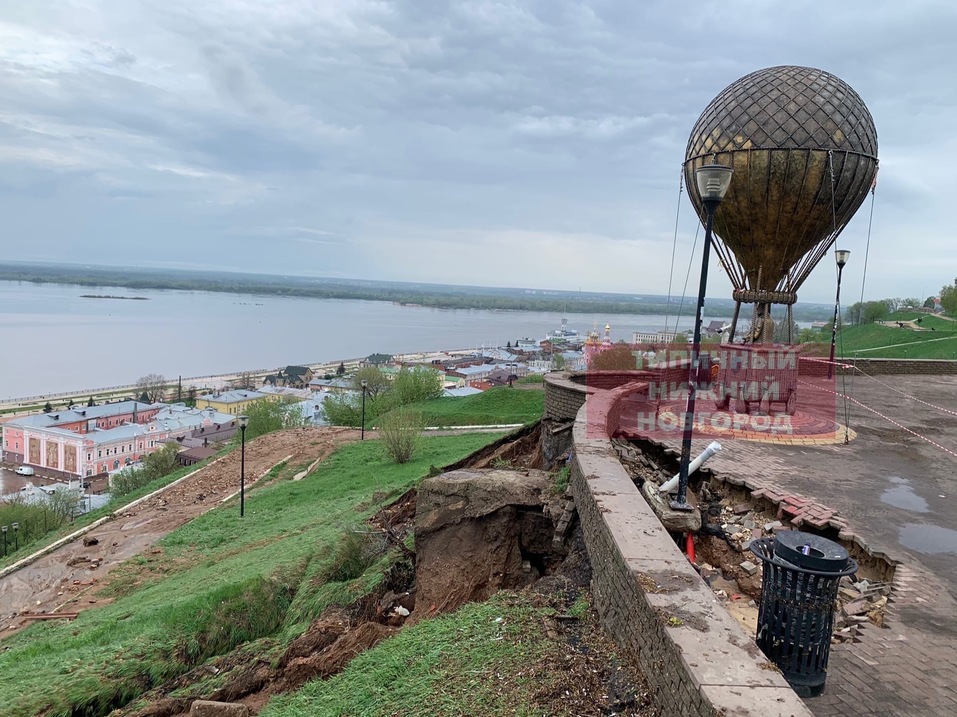 Дороги «плывут». На Окском съезде и набережной в Нижнем Новгороде произошли оползни 1 Дороги «плывут». На Окском съезде и набережной в Нижнем Новгороде произошли оползни 1
