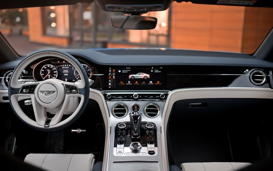 В Красноярск прибыл новый Continental GT V8 2 В Красноярск прибыл новый Continental GT V8 2