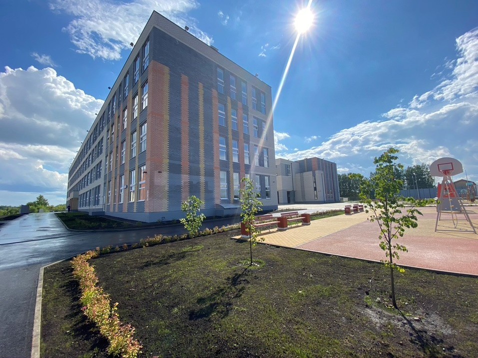 Здание школы в Невьянске Здание школы в Невьянске