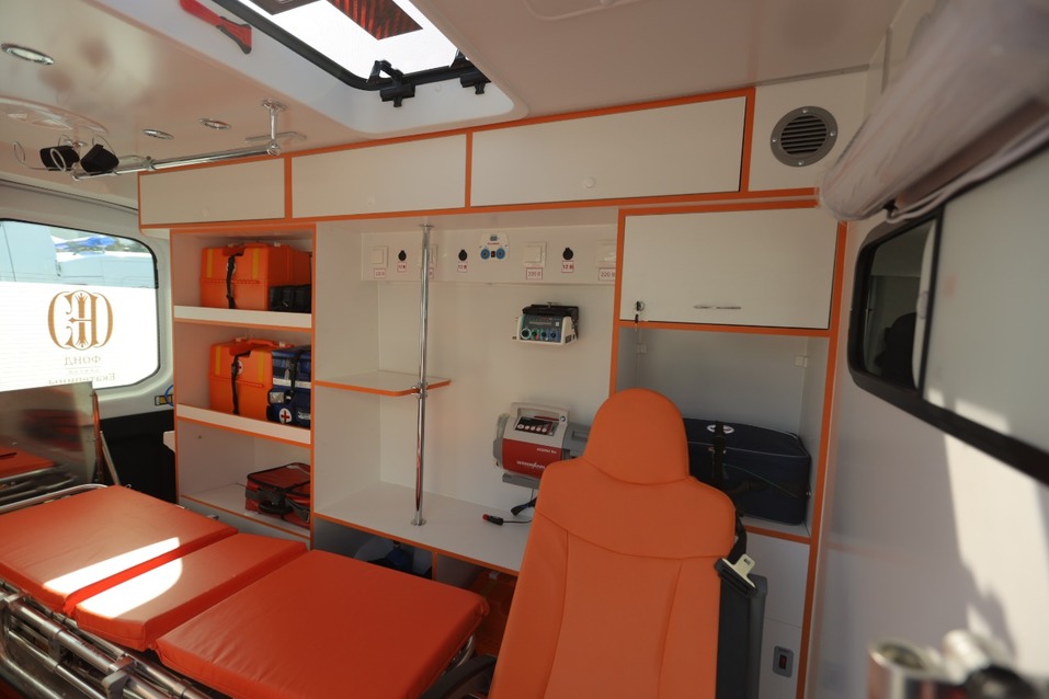 Предприниматели подарили Екатеринбургу тридцать машин скорой помощи 1 Предприниматели подарили Екатеринбургу тридцать машин скорой помощи 1