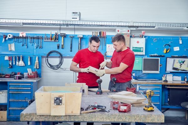 Слесарный участок Слесарный участок