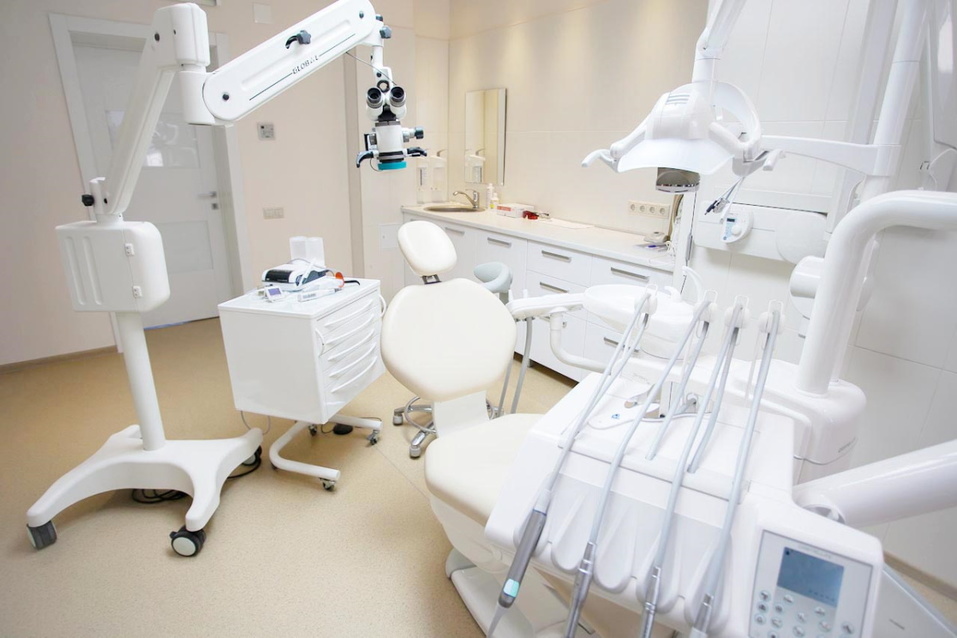 40 лет на рынке стоматологических услуг 2 40 лет на рынке стоматологических услуг 2