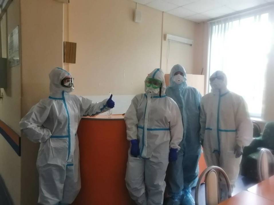 «Говорят, что врачи не плачут. Это неправда». Рассказ главврача о борьбе с COVID-19 2 «Говорят, что врачи не плачут. Это неправда». Рассказ главврача о борьбе с COVID-19 2