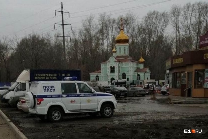 Последователи скандального экс-схиигумена Сергия попытались захватить храм в Екатеринбурге 1 Последователи скандального экс-схиигумена Сергия попытались захватить храм в Екатеринбурге 1