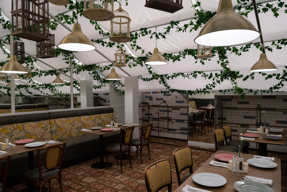 В центре Екатеринбурга открылось новое заведение от популярного уральского ресторатора 2 В центре Екатеринбурга открылось новое заведение от популярного уральского ресторатора 2