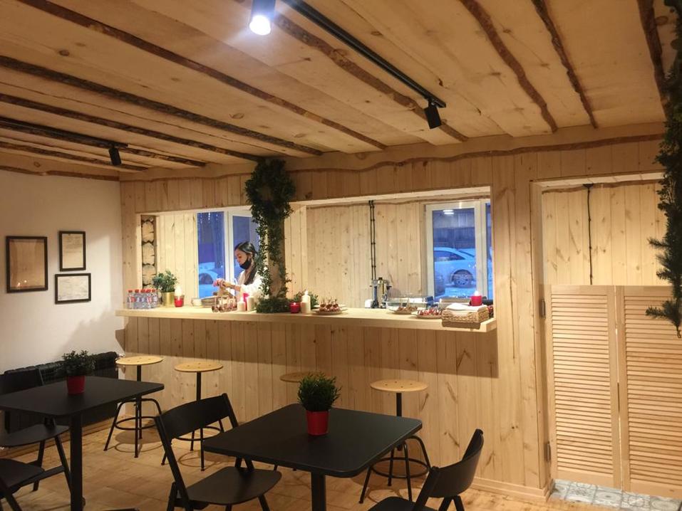 Внутри загородного клуба Внутри загородного клуба