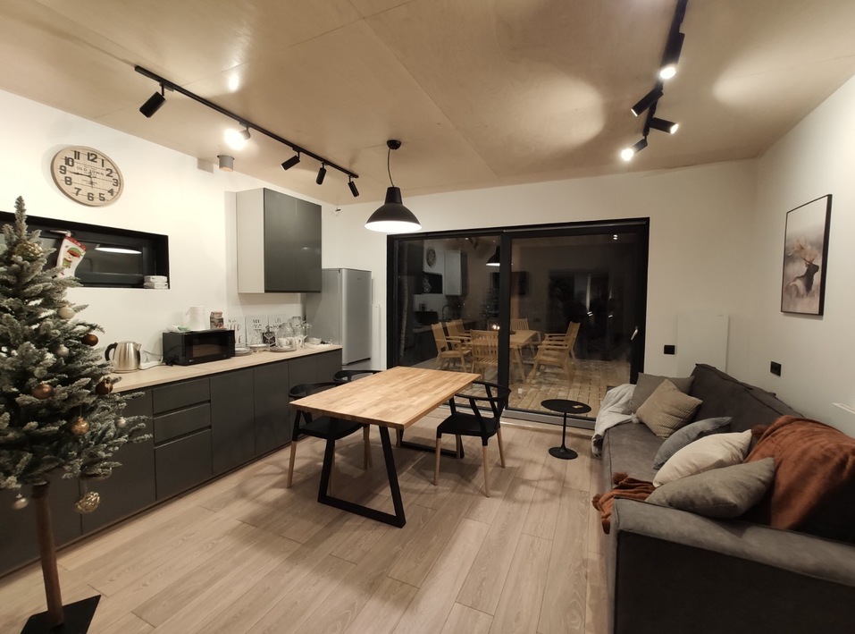 Цена «Дачи за каникулы» во время аукциона поднялась с 1 рубля до 3,5 млн руб. 1 Цена «Дачи за каникулы» во время аукциона поднялась с 1 рубля до 3,5 млн руб. 1