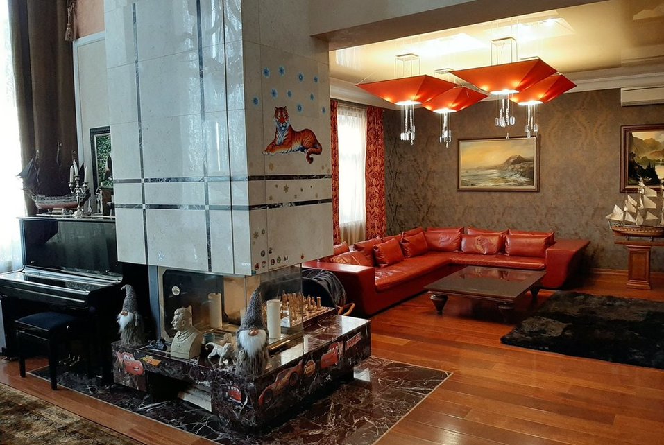 Самый дорогой особняк области продается в Кстовском районе. Покупателя ждут SPA и три дома 1 Самый дорогой особняк области продается в Кстовском районе. Покупателя ждут SPA и три дома 1