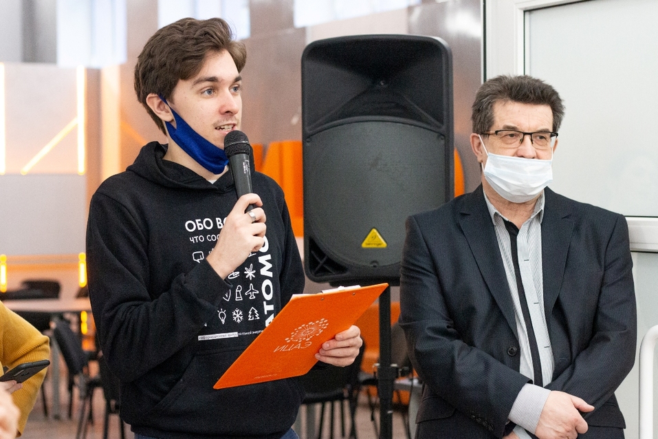 Энергетика добра: слабовидящим детям рассказали о науке и работе на радио 2 Энергетика добра: слабовидящим детям рассказали о науке и работе на радио 2