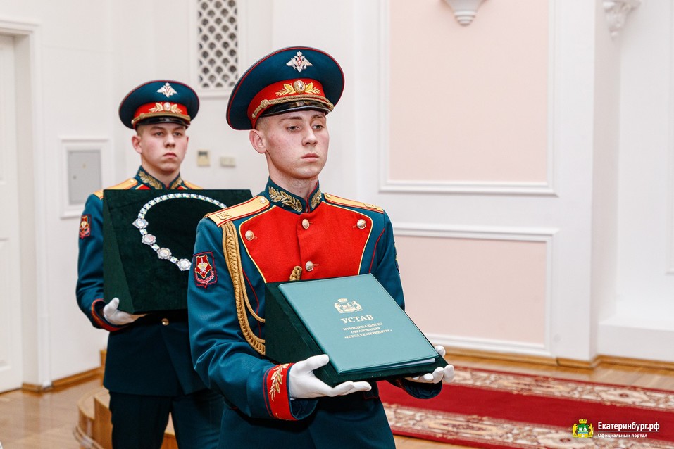 C митрополитом и губернатором. В мэрии Екатеринбурга прошла инаугурация Алексея Орлова 1 C митрополитом и губернатором. В мэрии Екатеринбурга прошла инаугурация Алексея Орлова 1