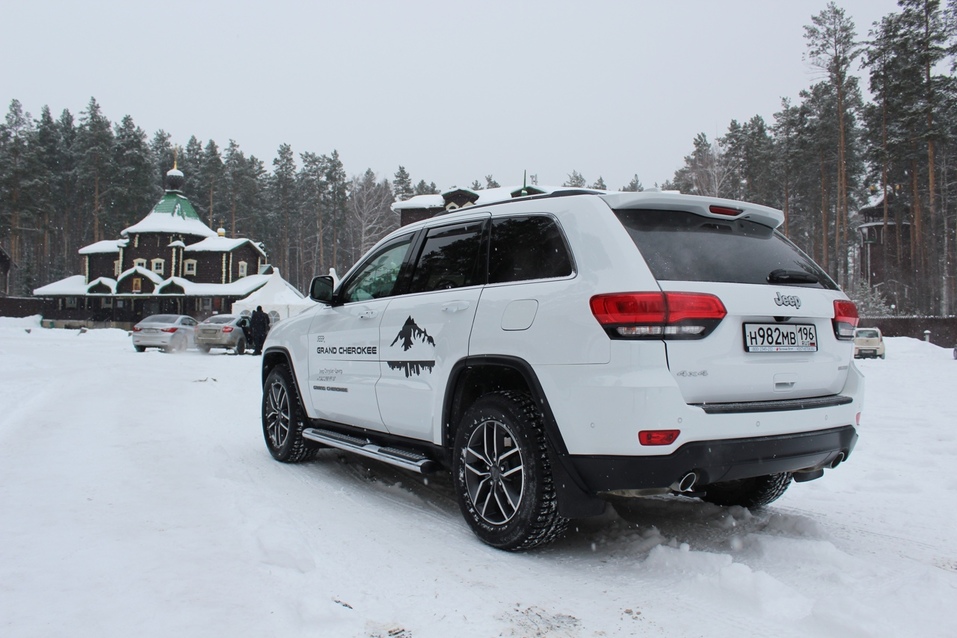 Драйв без лишних заморочек. Тестируем Jeep Grand Cherokee 3 Драйв без лишних заморочек. Тестируем Jeep Grand Cherokee 3