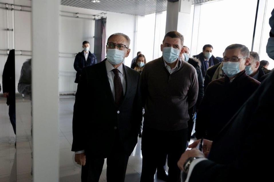 Новые подробности визита вице-премьера Хуснуллина. Он инспектировал знаковую стройплощадку 3 Новые подробности визита вице-премьера Хуснуллина. Он инспектировал знаковую стройплощадку 3