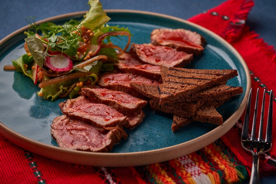 Отведайте «Сирене по-шопски»: на Урале открылся первый ресторан болгарской кухни 7 Отведайте «Сирене по-шопски»: на Урале открылся первый ресторан болгарской кухни 7