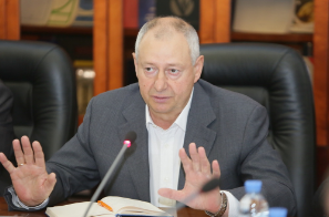 «Чтобы громадные средства не лежали мертвым грузом». Чего ждут от послания президента? 4 «Чтобы громадные средства не лежали мертвым грузом». Чего ждут от послания президента? 4