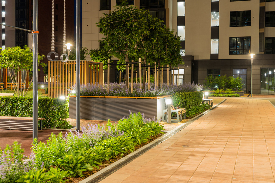 По стандарту, не менее 65% территории должны занимать зеленые зоны По стандарту, не менее 65% территории должны занимать зеленые зоны