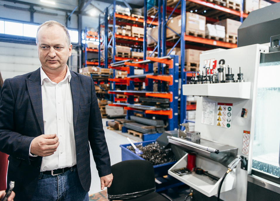 Владимир Ежов на производственной площадке Владимир Ежов на производственной площадке