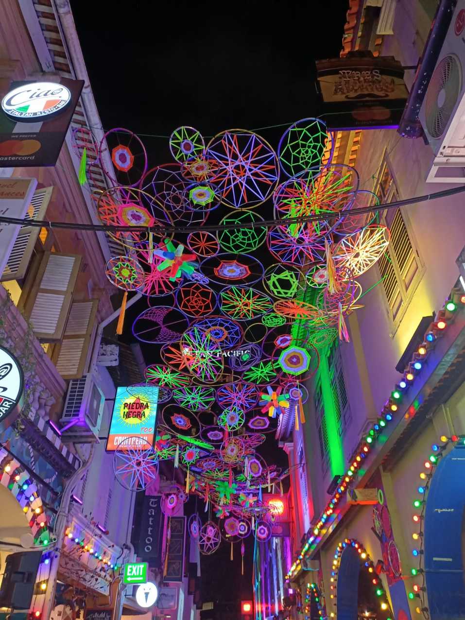 Заоблачные цены, культ еды и тотальный контроль. Как россияне живут в Сингапуре? ОПЫТ 3 Заоблачные цены, культ еды и тотальный контроль. Как россияне живут в Сингапуре? ОПЫТ 3