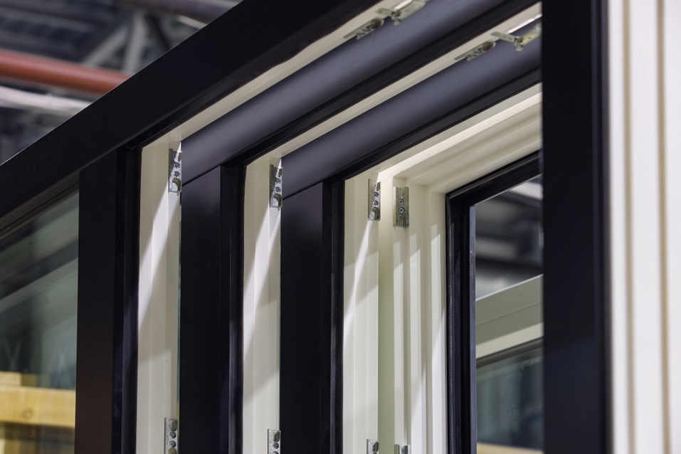 Новосибирский застройщик запустил производство дерево-алюминиевых окон  2 Новосибирский застройщик запустил производство дерево-алюминиевых окон  2